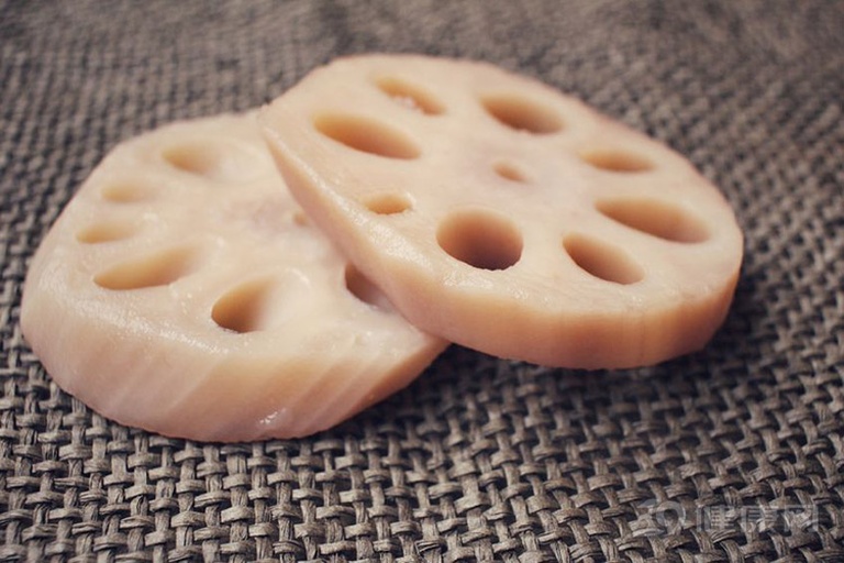 粉莲藕切面展示粉糯质地