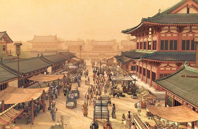 一支由骆驼组成的古代商队行进在黄沙漫天的丝绸之路上,驮着装满麻袋和木箱的货物,其中一些袋子上隐约可见类似大蒜形状的图案标记,远处有绿洲轮廓,天空呈橙红色晚霞,体现文化交流与物资传播的历史氛围 古代商队穿越沙漠运输货物