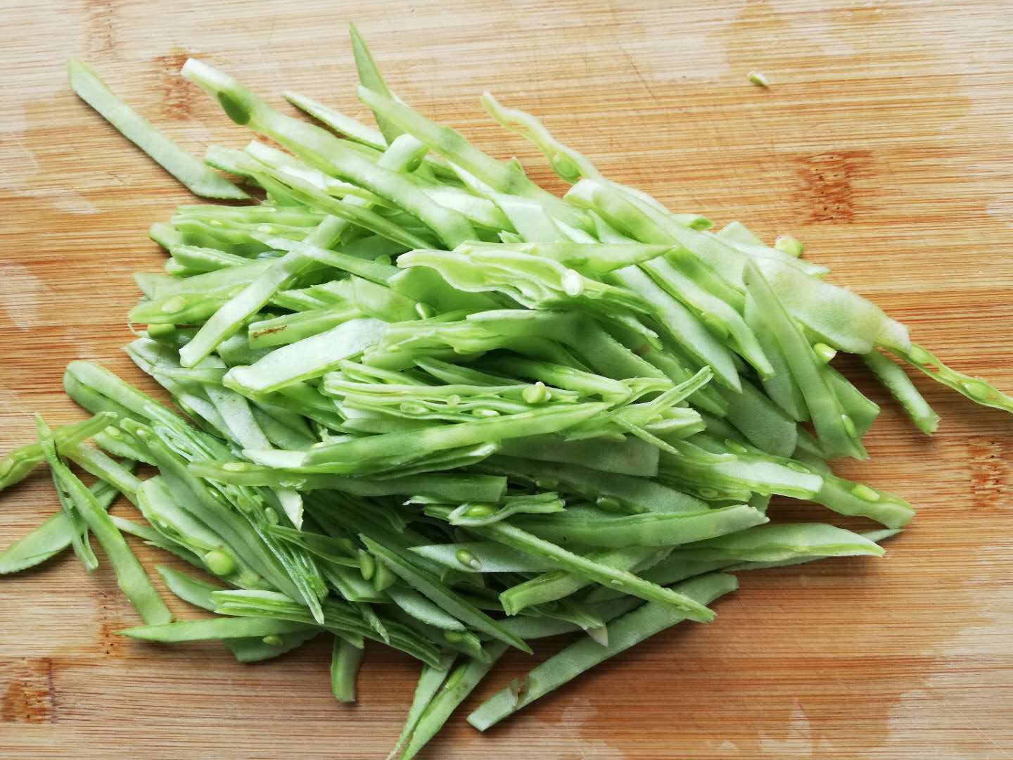 豆角清洗与切段过程