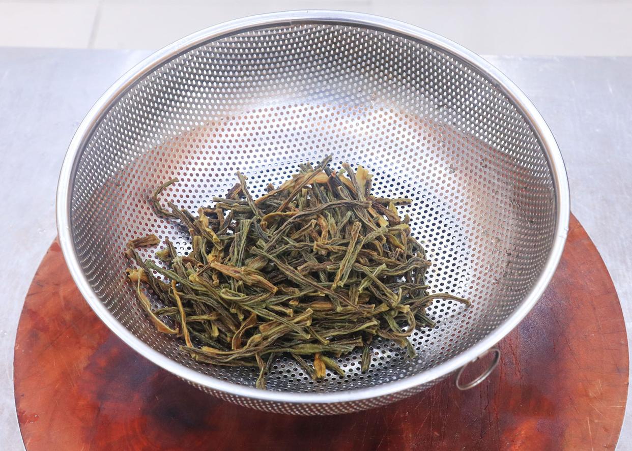 网纹瓜蜜过滤过程
