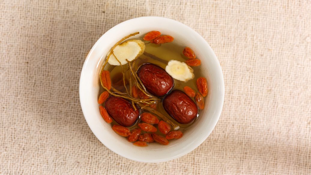 成品黑灵芝何首乌汤盛装效果