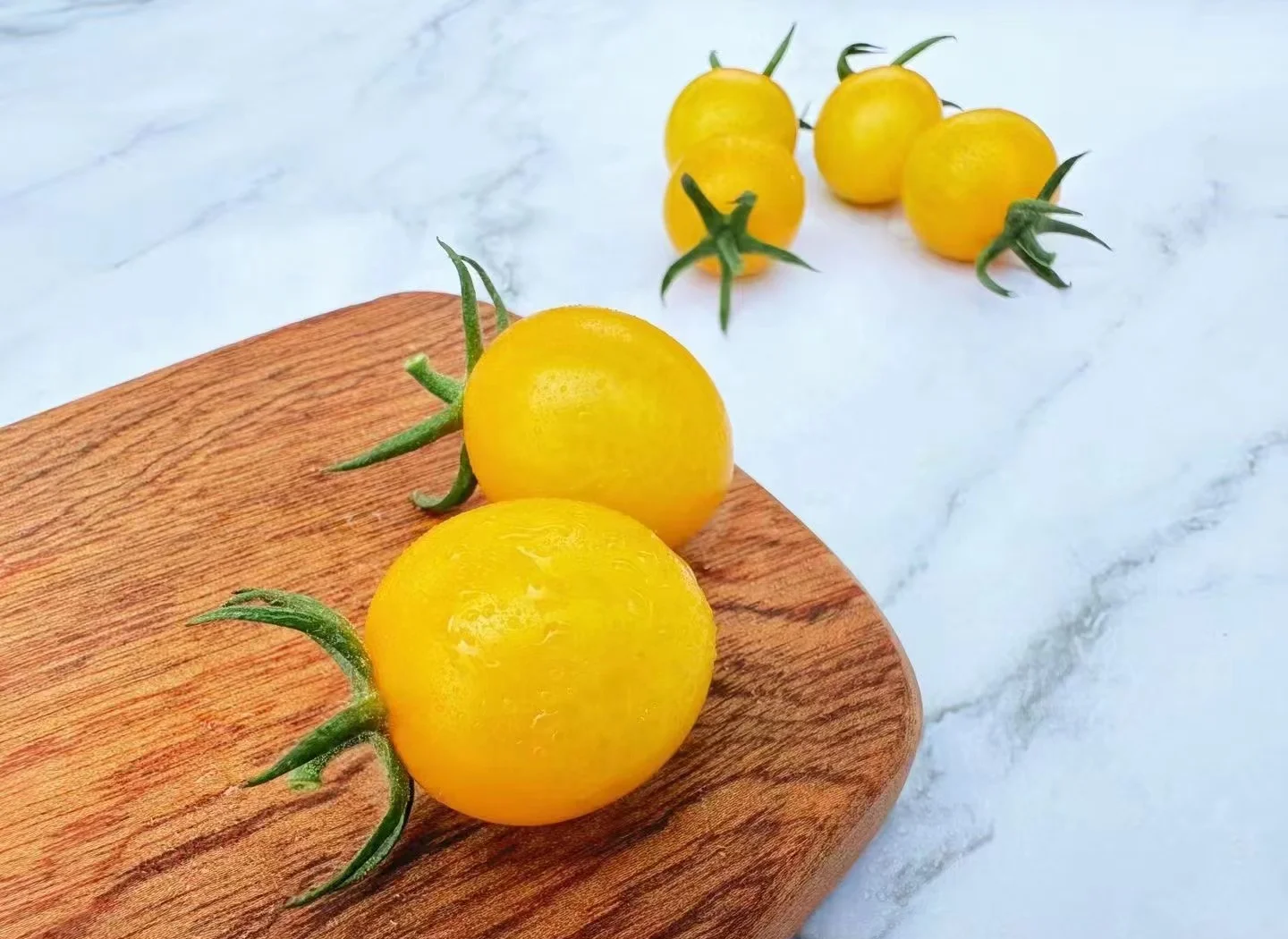 圣女果常见红色与黄色品种特写