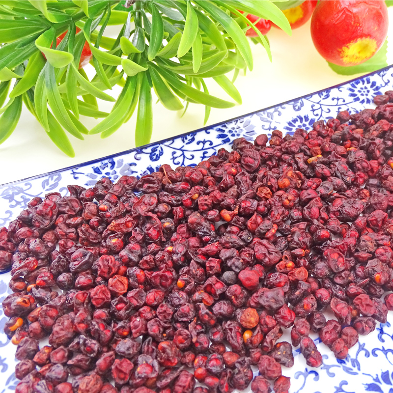 北五味子干果与日常泡水饮用场景