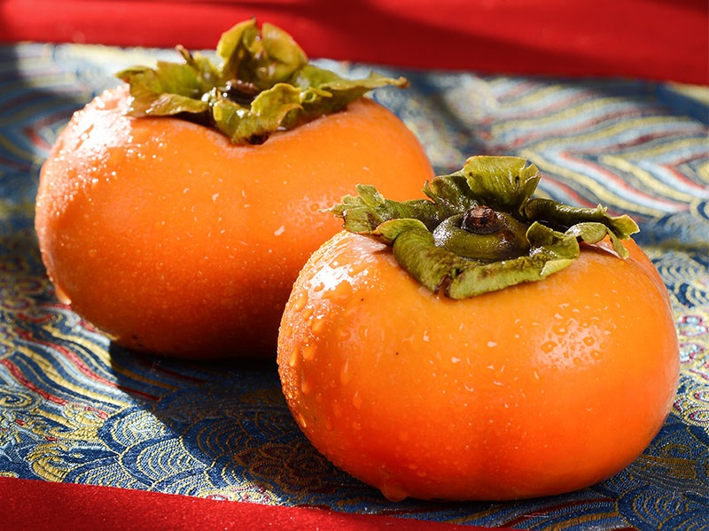 脆柿与软柿对比图