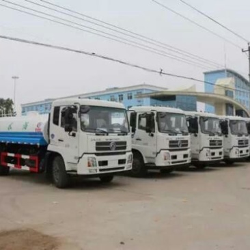 洒水车