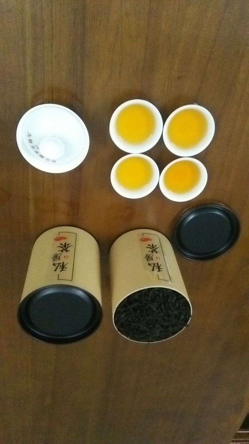 纯野生高山古树岩茶(阳光杀青，手工制作)