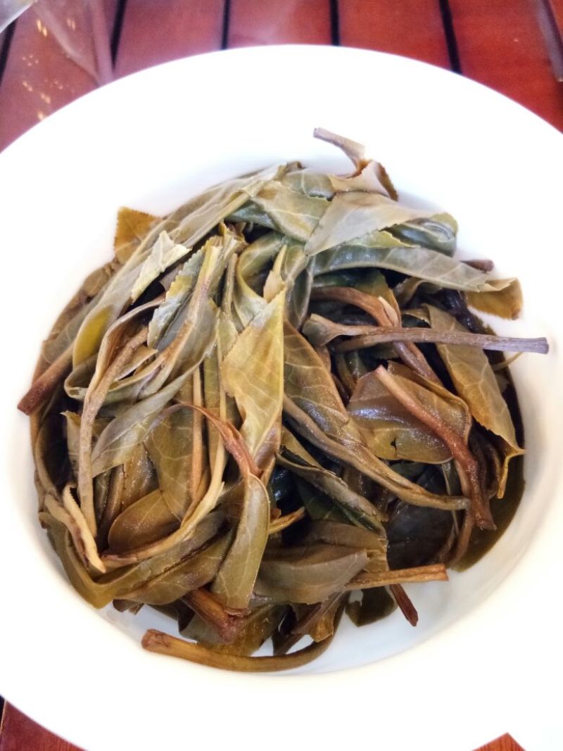 独腊山古树普洱生茶，250克饼