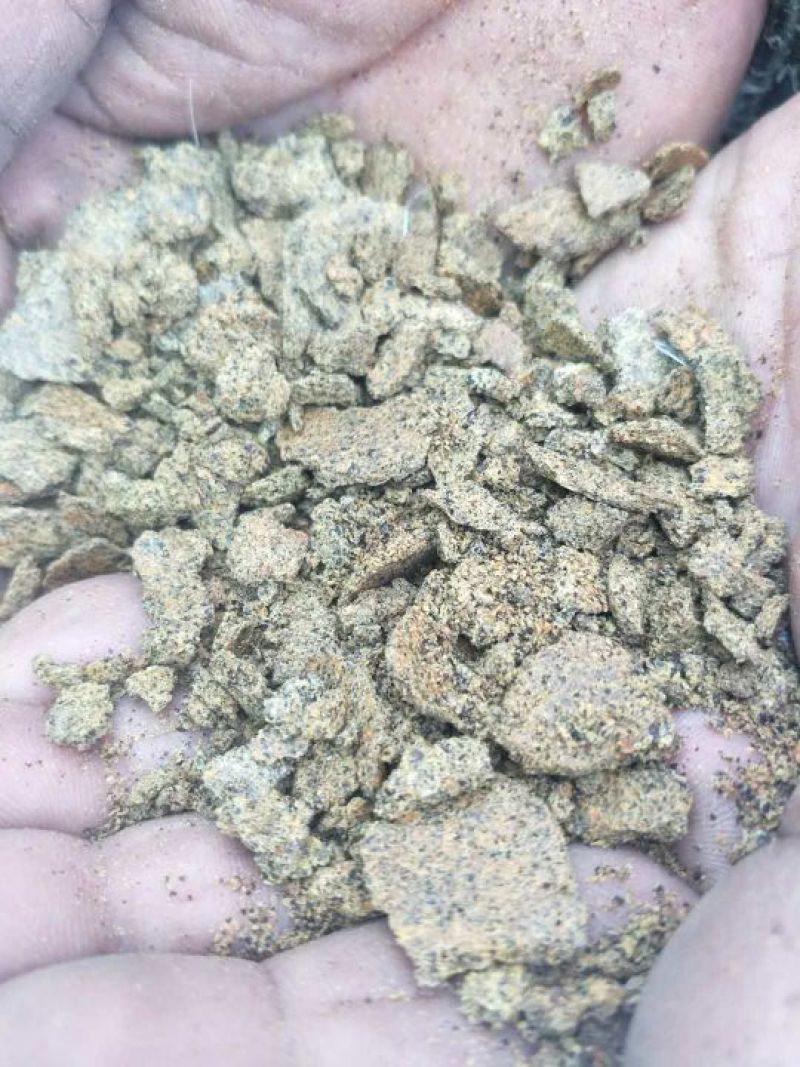 油菜饼油枯43%(13-10-20)50kg(袋装)
