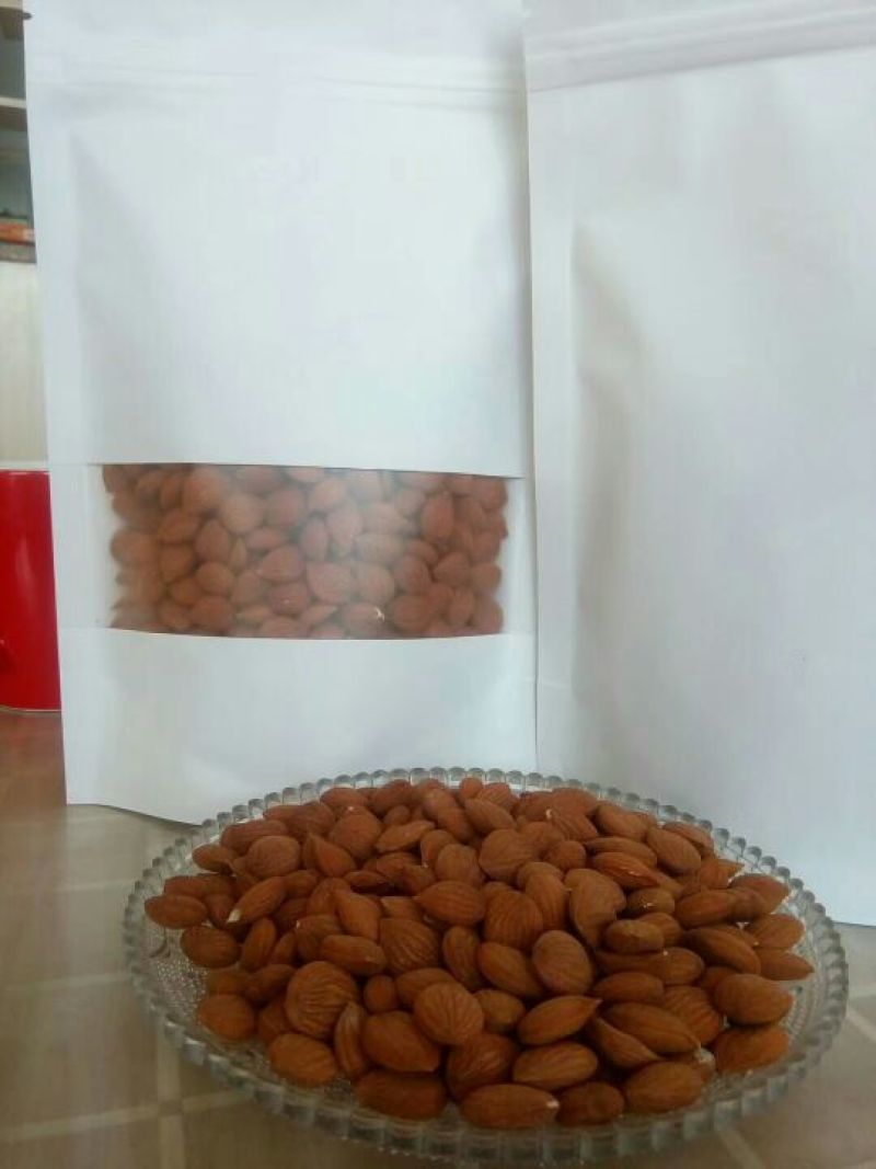 甜杏仁树上干杏杏仁