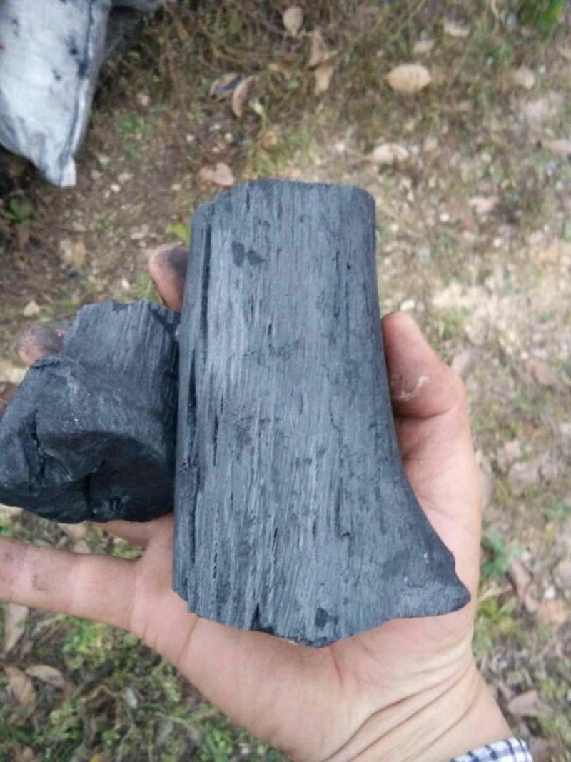 100%纯天然木炭，无烟烧烤炭