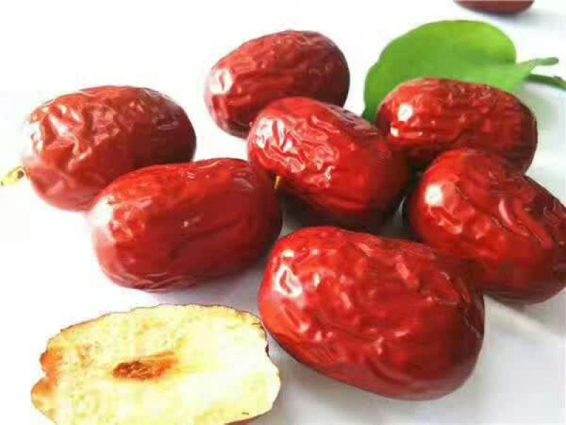 若羌红枣厂家直供皮薄肉厚核小口感软甜量大从优