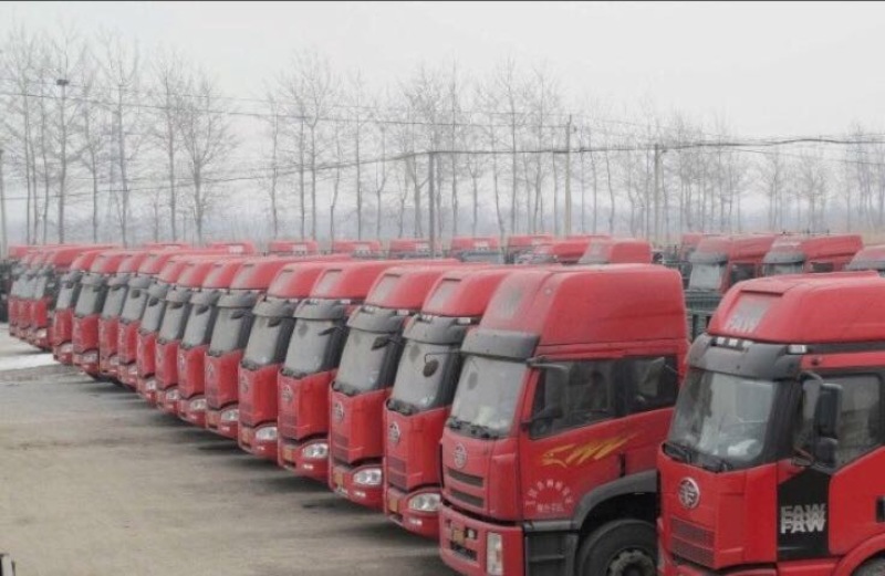 高栏车9.6m16~20吨车型齐全欢迎老板来电。