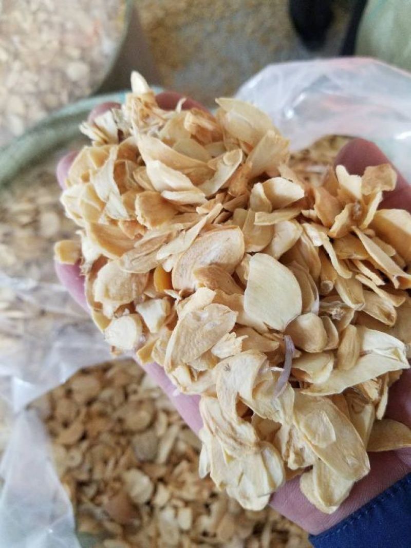 蒜片混级统货干蒜，品质保证，货源充足，欢迎选购