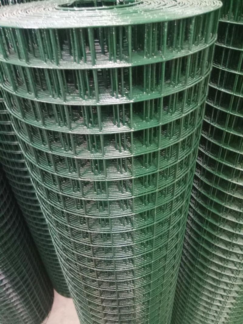 养殖网围栏网铁丝网高度1--2米长度30米硬塑