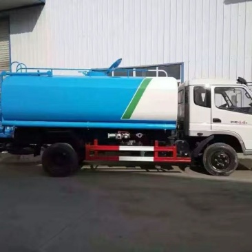 洒水车