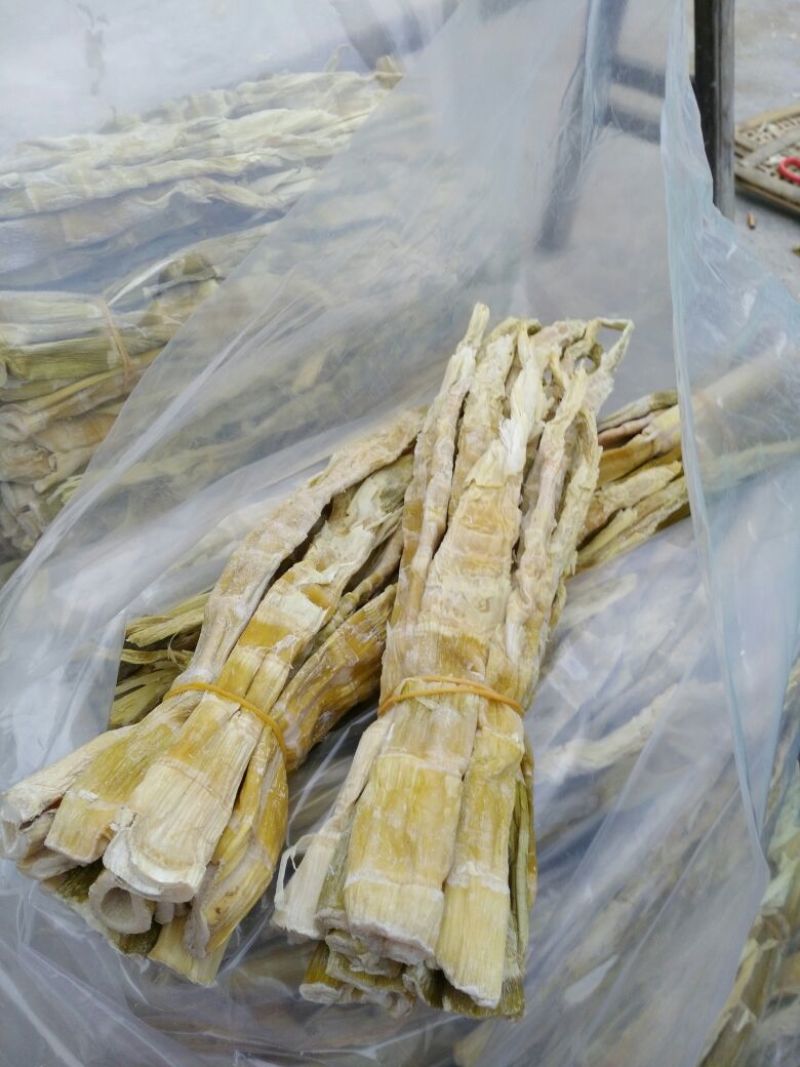 小笋干中笋，大片，弯尖八九成干。厂家产地直销。附近送货