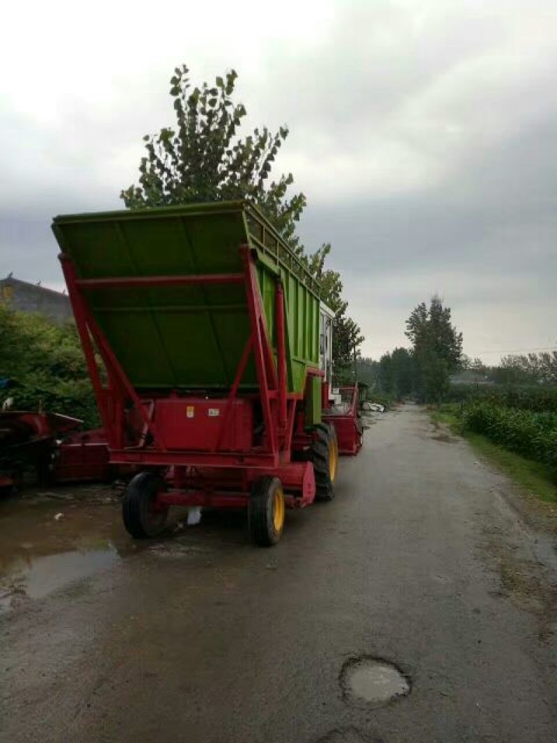 青储机二次回收秸秆粉碎回收机农用秸秆青储机