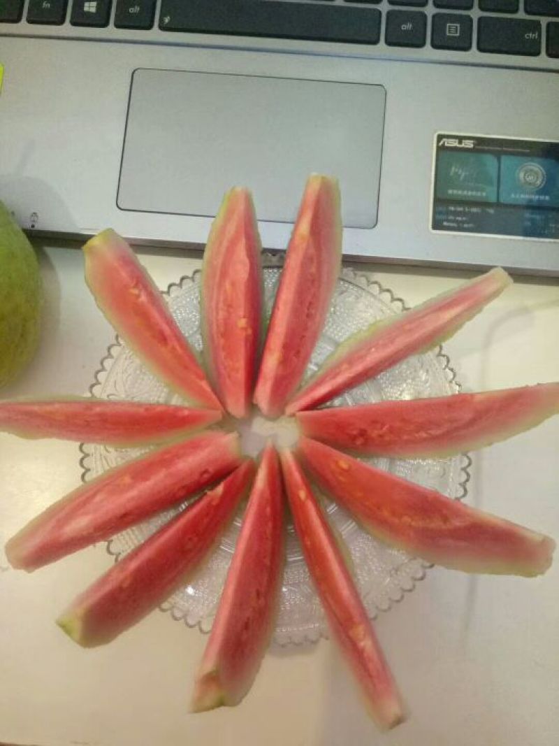 红宝石芭乐60~70mm红心