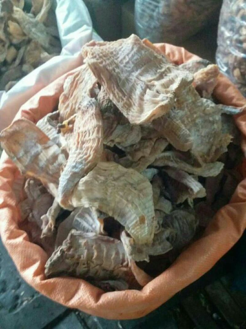 水煮笋干淡干笋晒干，烟笋水煮笋干