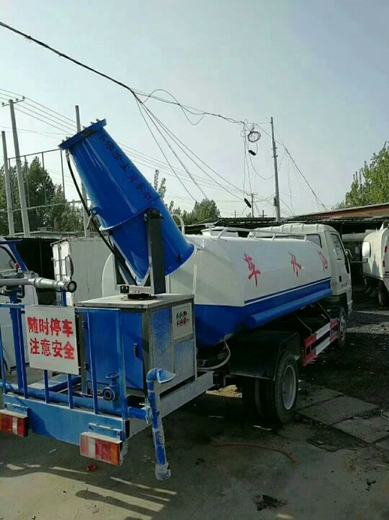 洒水车