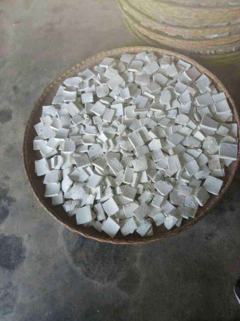 【热卖推荐】精选茯苓小薄片，岳西茯苓方片，箱装的，