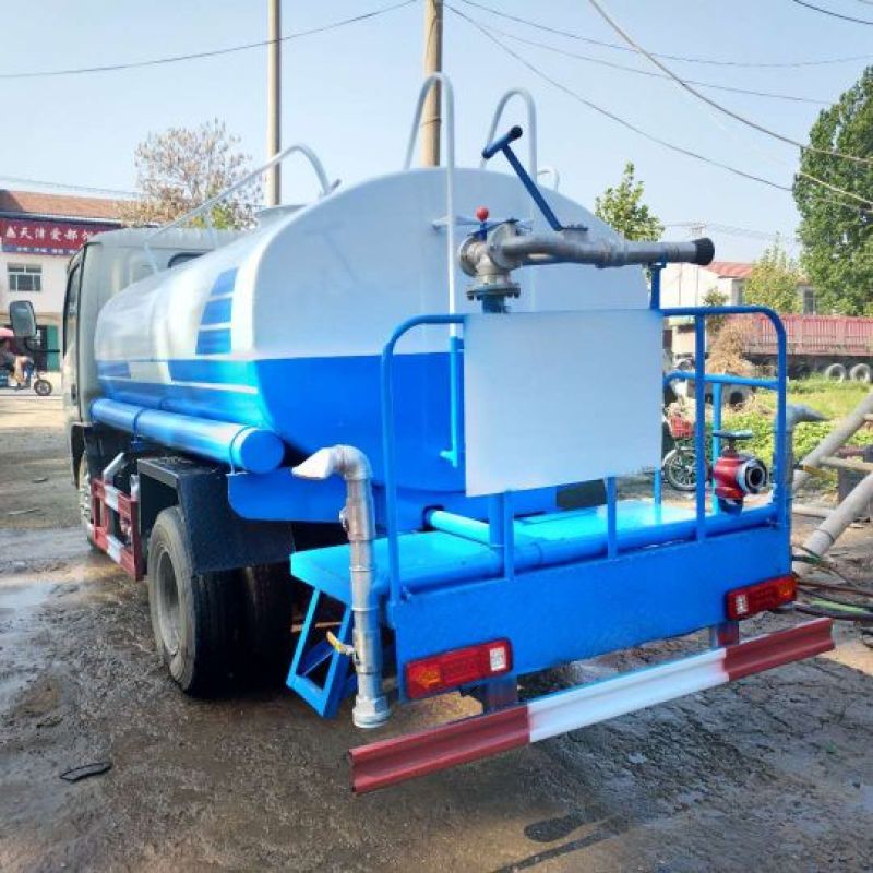 洒水车吸粪车