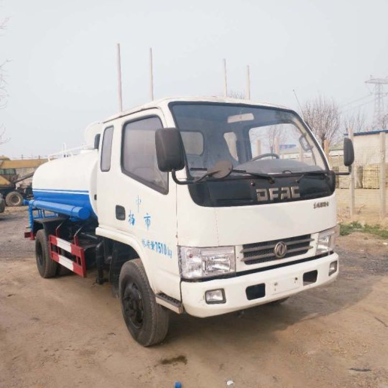 洒水车吸粪车