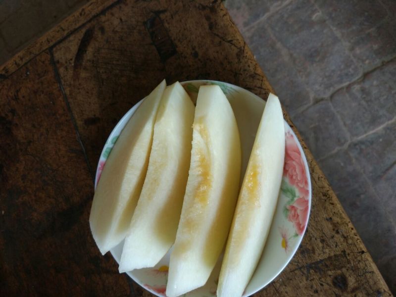 绿皮脆瓜，黄皮红肉脆瓜