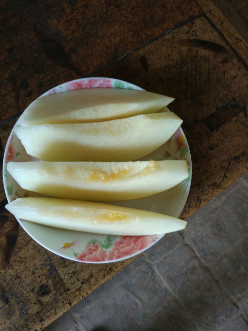 绿皮脆瓜，黄皮红肉脆瓜