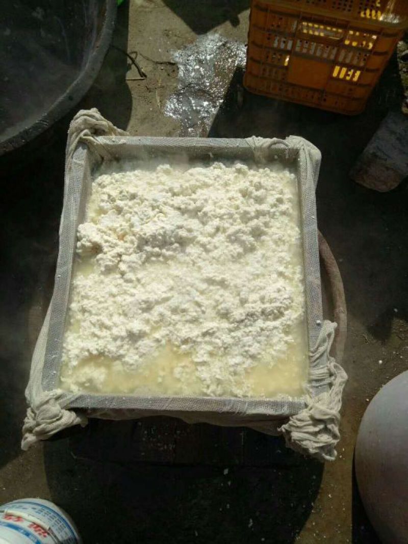 湖南邵阳新宁醋水地灰腊豆腐