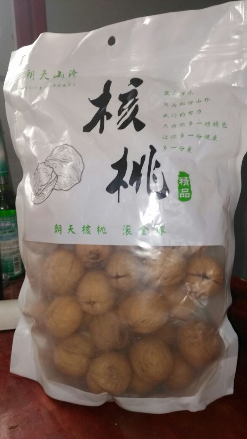 土特产朝天野生老树核桃