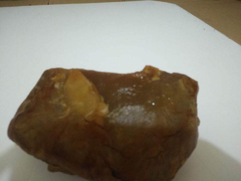 毛石，黄龙玉