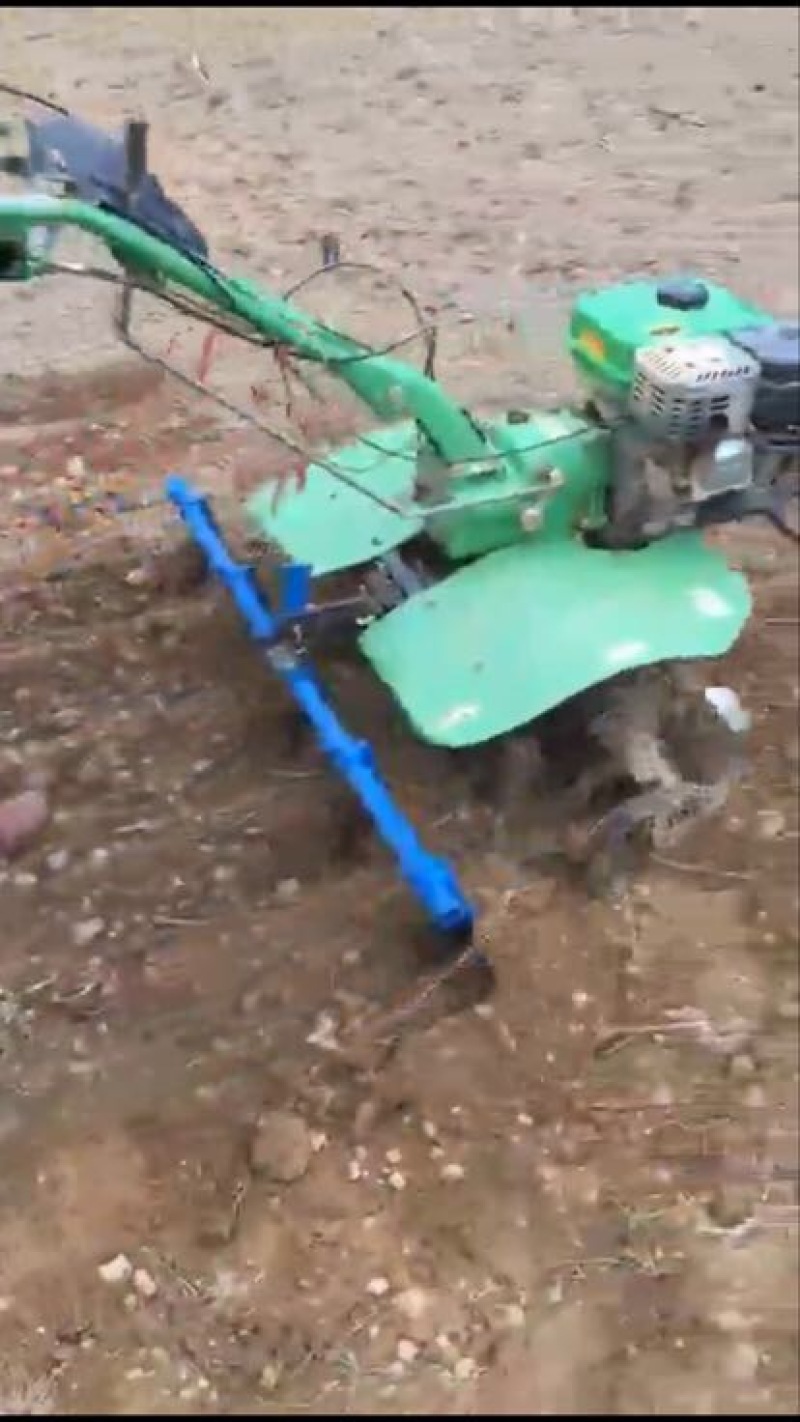 微耕机后面开槽的配件