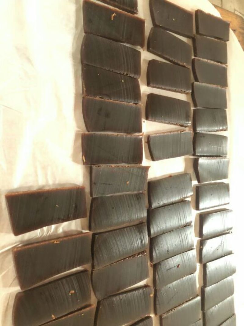 纯手工制作阿胶，驴皮腿毛无任何化学添加，