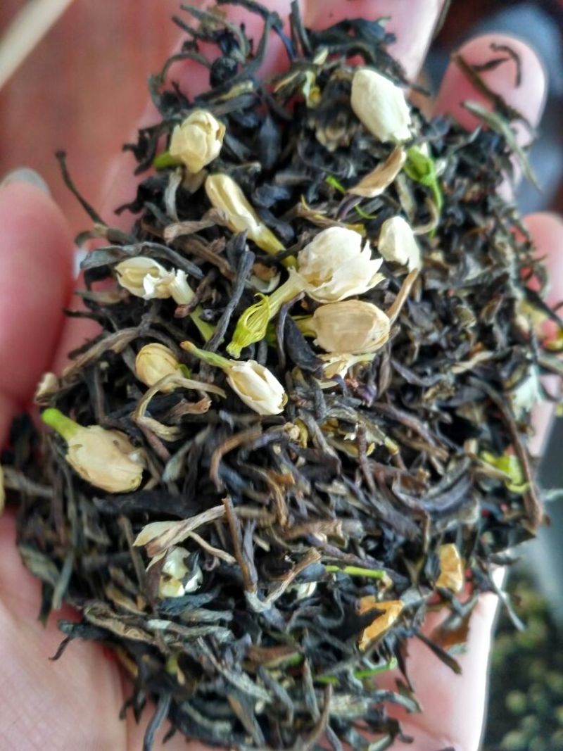 浓香型茉莉花茶耐泡型，清新茉莉花香味，产地直销