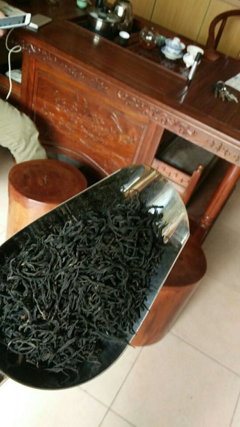 广西金秀大瑶山野生古树红茶，树年龄都是百年历史。