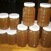 蜂蜜一手货源品质保证。蜂蜜是蜜蜂辛勤采集各种野花酿成