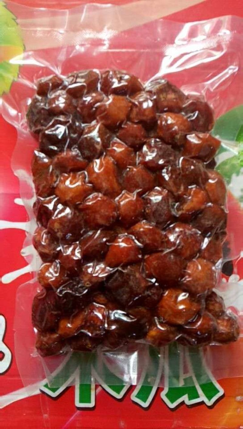新疆伊犁树上干杏杏干