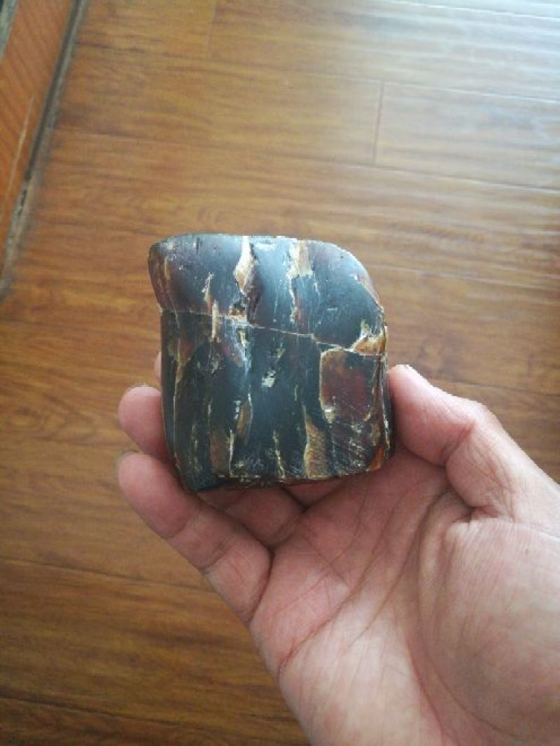 天然琥珀，原料