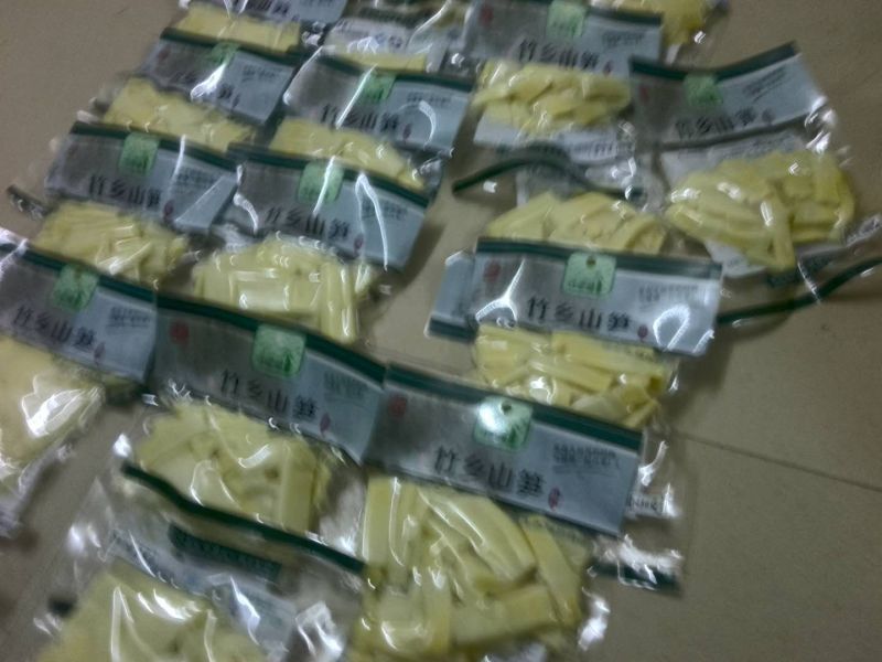 酸笋密封，50包一箱，一包500克