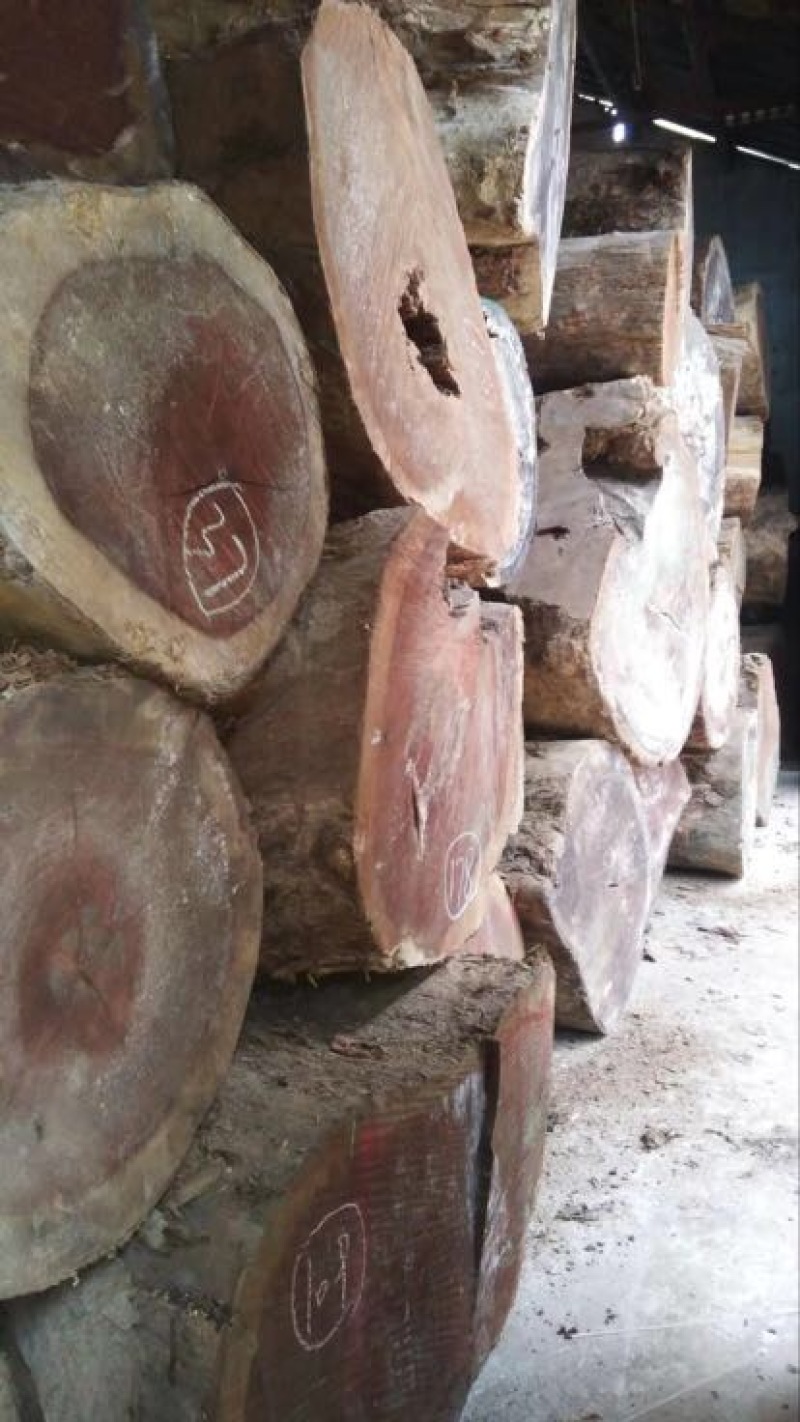 金丝楠乌木家具