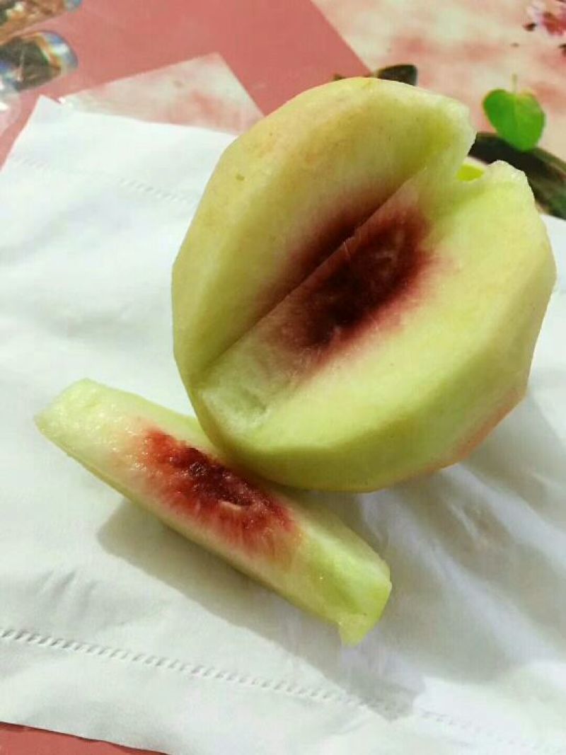 正宗翁源鹰嘴桃和三华李