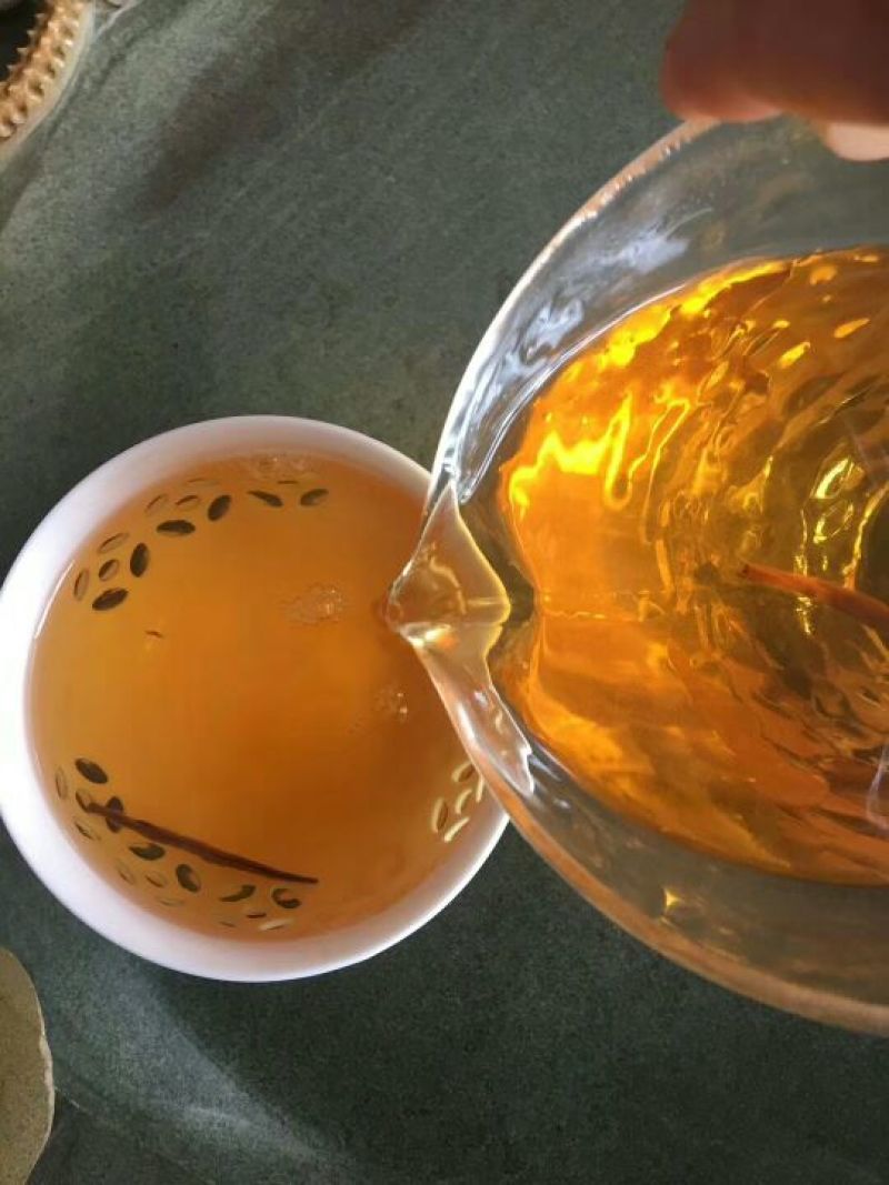 琼英古树茶，规格357克…生普
