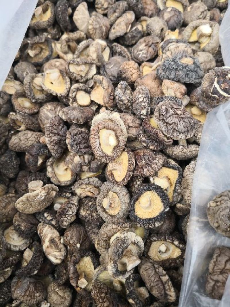 香菇干度好，产地直销，3斤就包邮，偏远地区除外