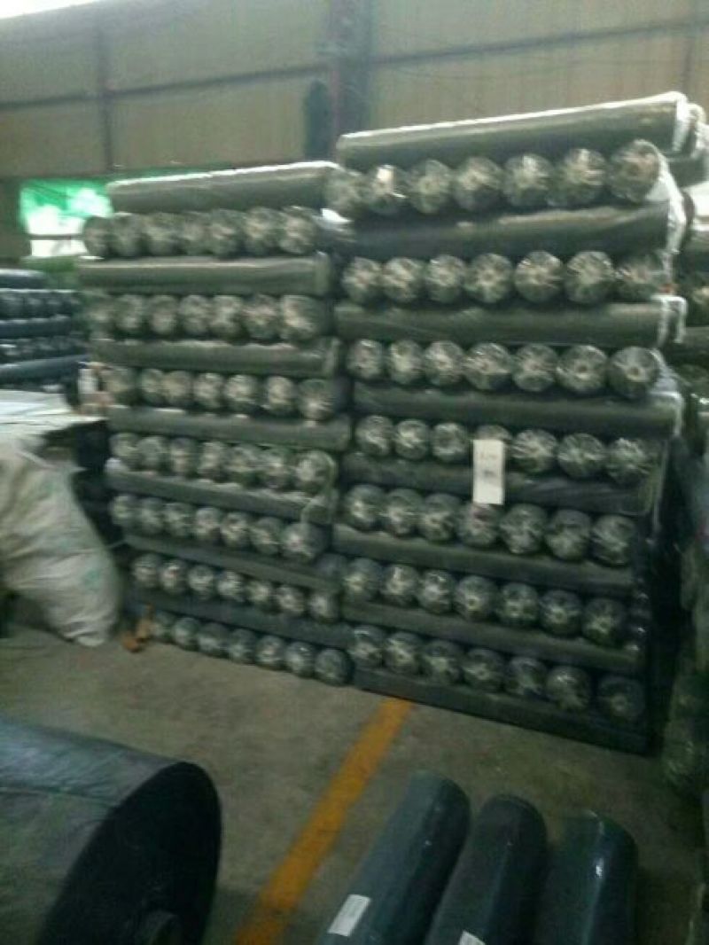 一种铺上就不长草的除草布
