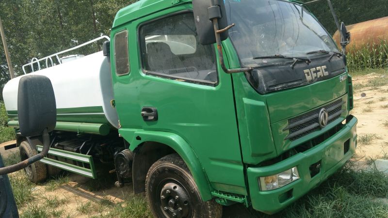 洒水车