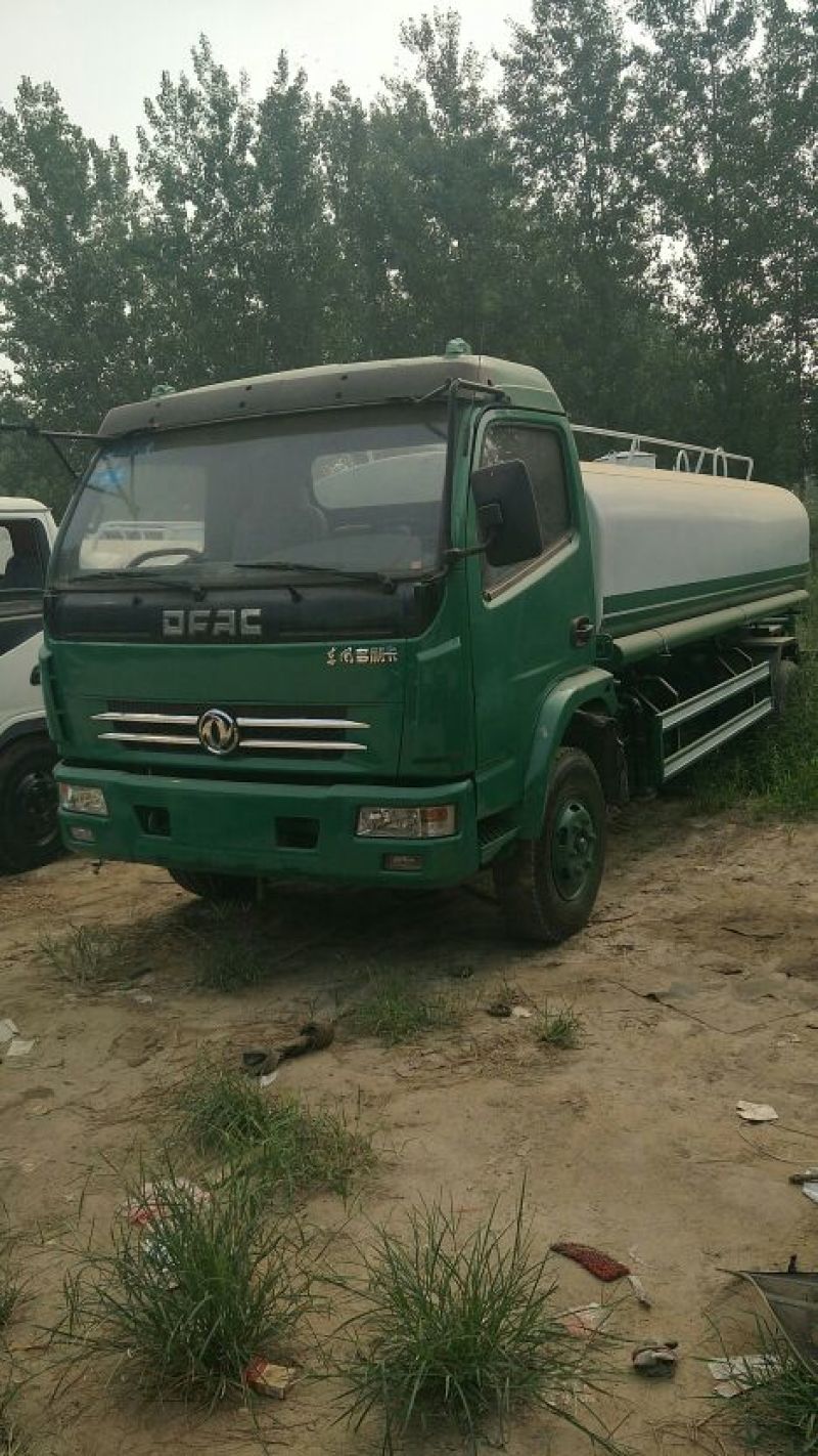 8吨洒水车