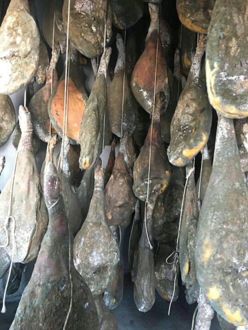 云南正宗宣威火腿批发，自产自销，保证质量