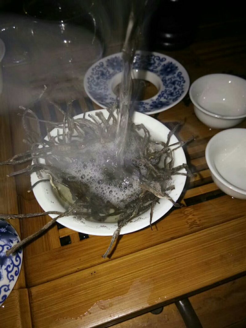 云南普洱茶海拔高1400以上米是中缅边境生态茶