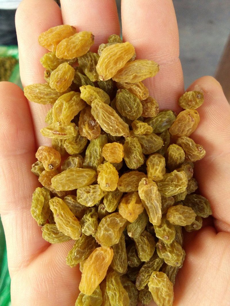 新疆吐鲁番葡萄干蛋糕奶茶店甜品店加工用零食葡萄干绿宝石葡